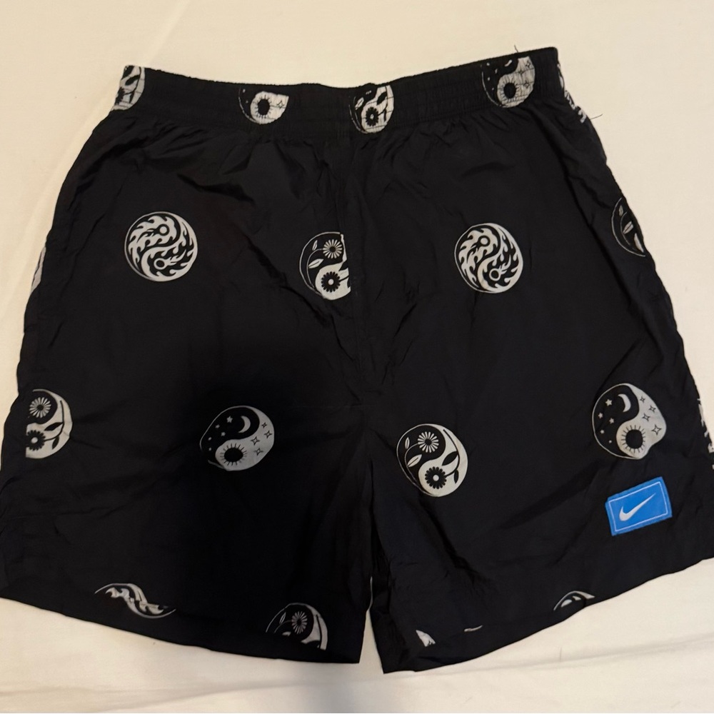 Nike Yin Yang Patterned Swim Trunks - Black